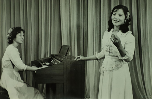 女高音獨唱：鄺清
