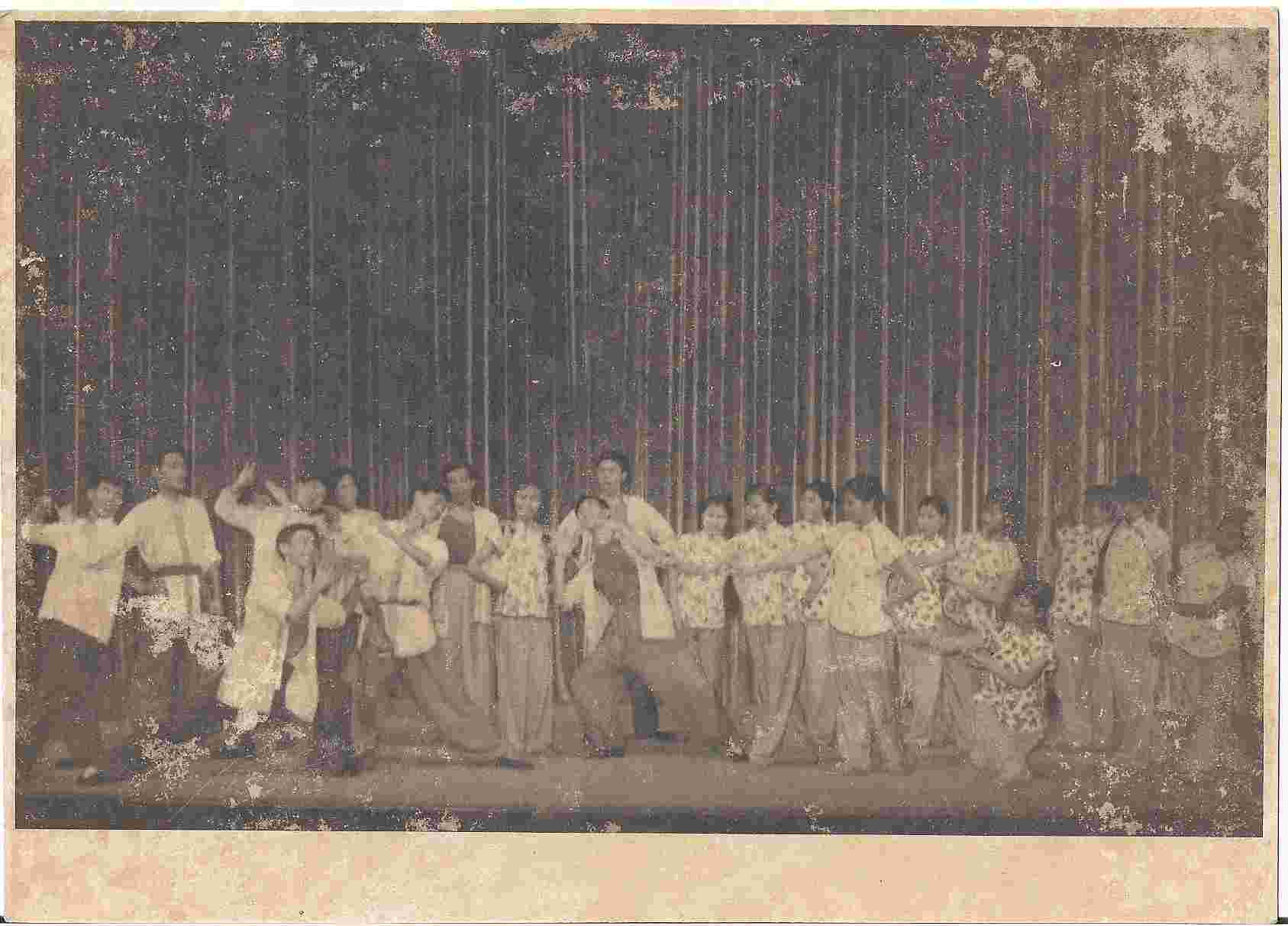 到云貴演出《夸豐收》
